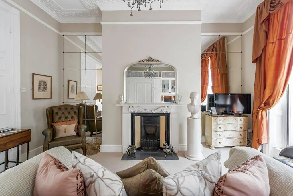Beautiful Studio With Private Outside Terrace Apartment Bath