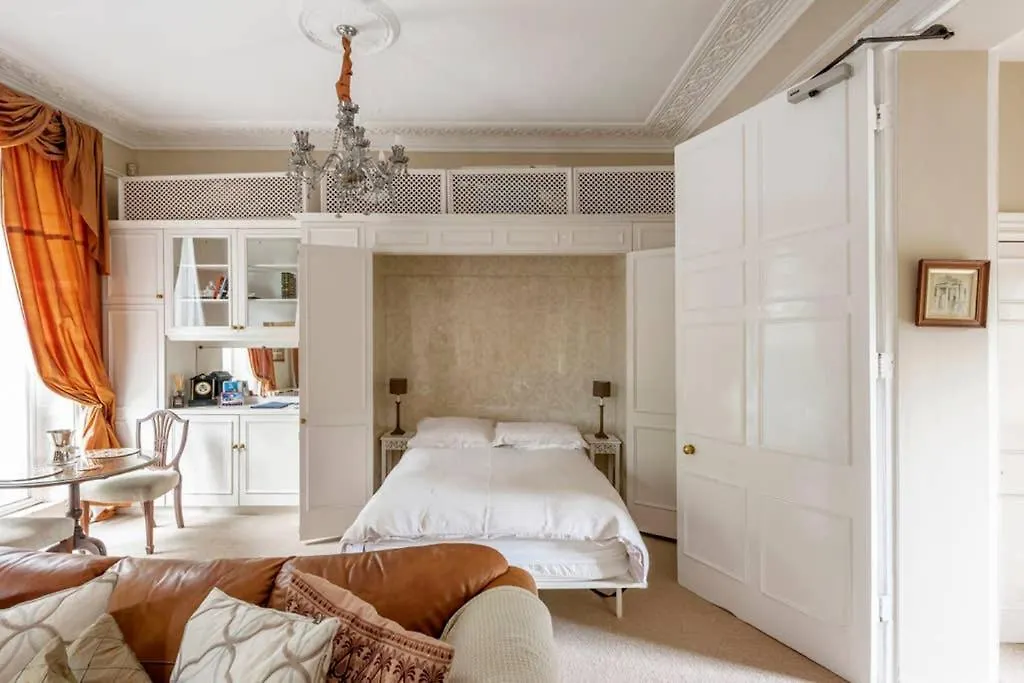 Beautiful Studio With Private Outside Terrace Apartment Bath